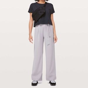 LULULEMON Noir Pant - Size 4 - Silverscreen
